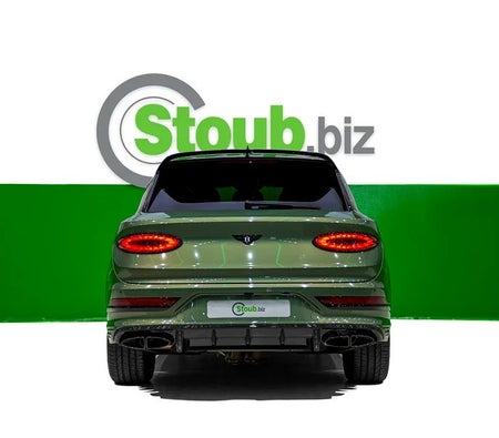 Green Bentley Bentayga S 2022