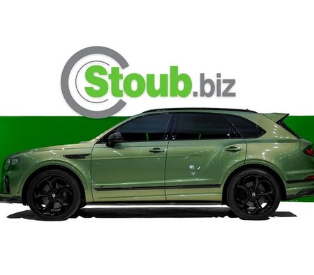 Green Bentley Bentayga S 2022