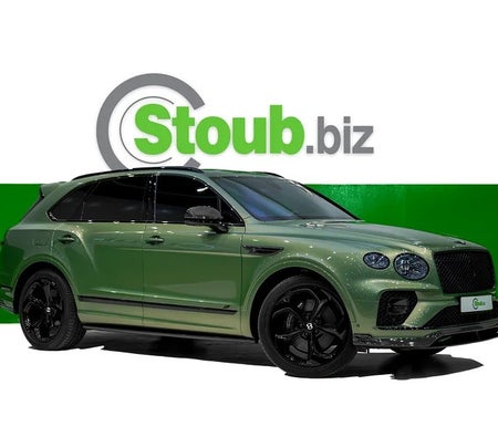 Green Bentley Bentayga S 2022