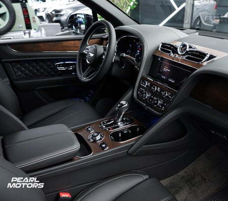 Noir Bentley Bentayga Azure V8 2023