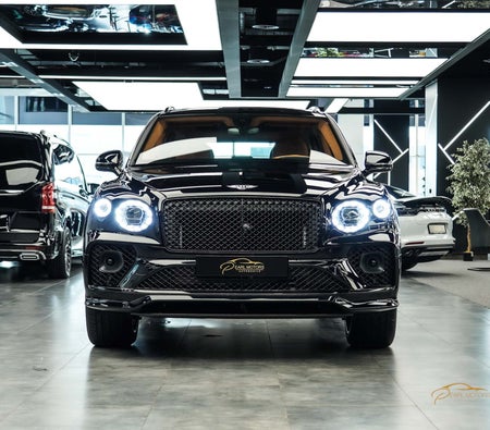 Noir Bentley Bentayga Azure V8 2023
