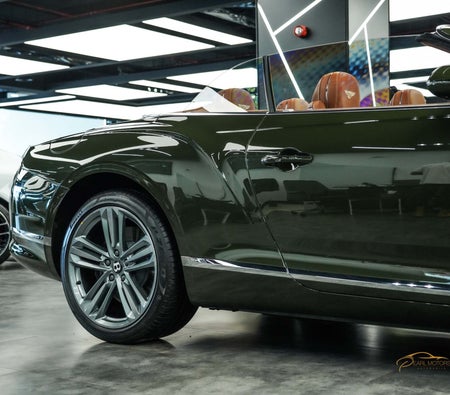 Vert Bentley Continental GTC V8 2021