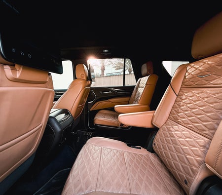 Черный Cadillac Escalade 2024 год Черный Cadillac Escalade 2024 год
