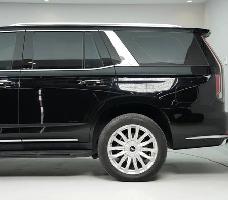 Black Cadillac Escalade Luxury 2021