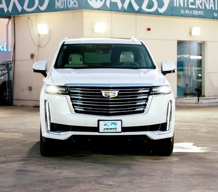 White Cadillac Escalade Platinum 2021