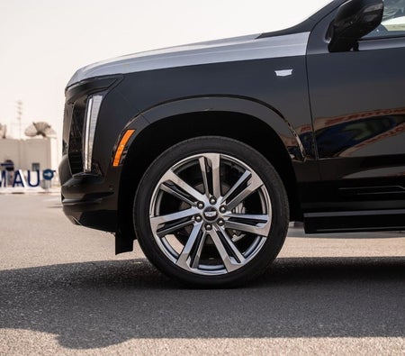 Cadillac Escalade 2026, photo 2 of 4