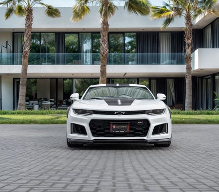 White Chevrolet Camaro ZL1 2023