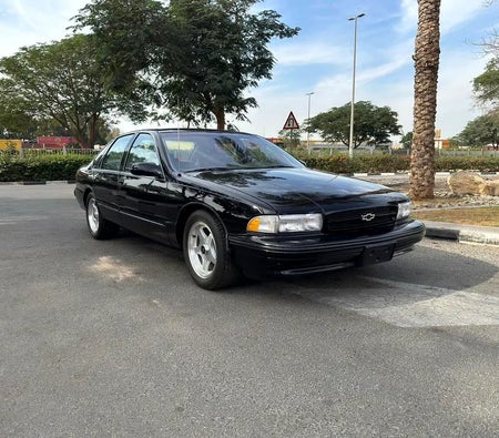 Черный Chevrolet Impala 1996 год