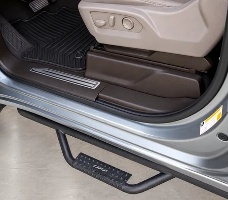 فضي شيفروليه Silverado 1500 LT Trail Boss 2024