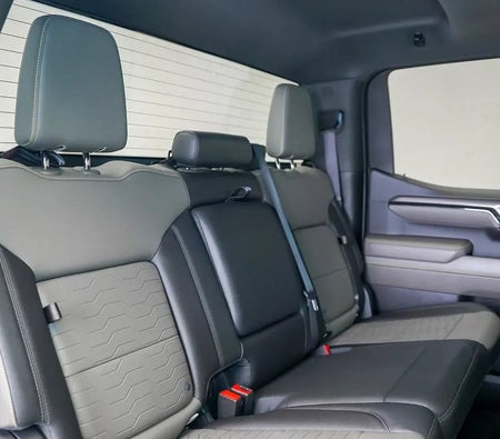 أبيض شيفروليه Silverado 1500 ZR2 2023