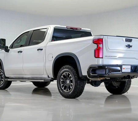 أبيض شيفروليه Silverado 1500 ZR2 2023 أبيض شيفروليه Silverado 1500 ZR2 2023