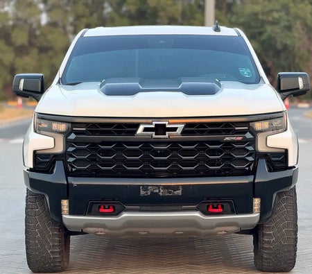 Beyaz Chevrolet Silverado 1500 ZR2 2022