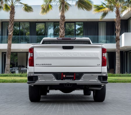 أبيض شيفروليه Silverado LT 2024