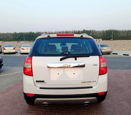 White Chevrolet Captiva LTZ 2012