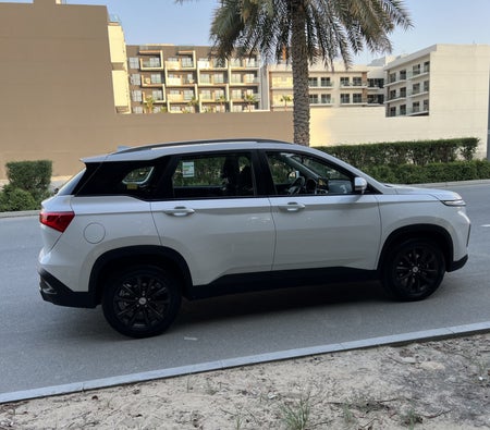 White Chevrolet Captiva 7-Seater 2023 White Chevrolet Captiva 7-Seater 2023