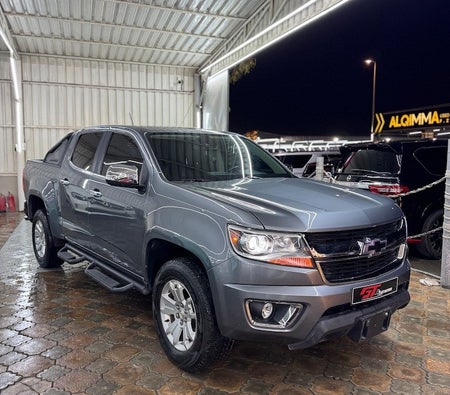 Серый Chevrolet Colorado LT 2020 год