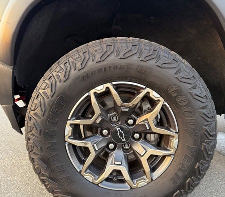 Negro Chevrolet Colorado 2023