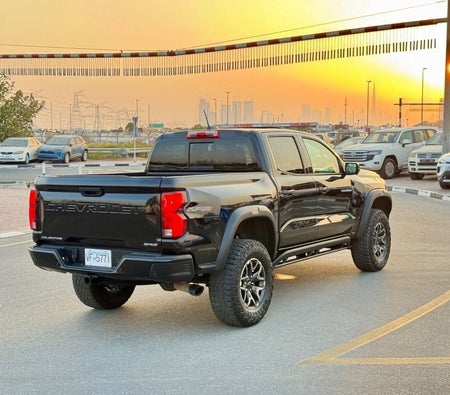 Negro Chevrolet Colorado 2023