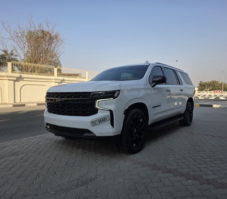 Chevrolet Suburban 2023, photo 2 of 4
