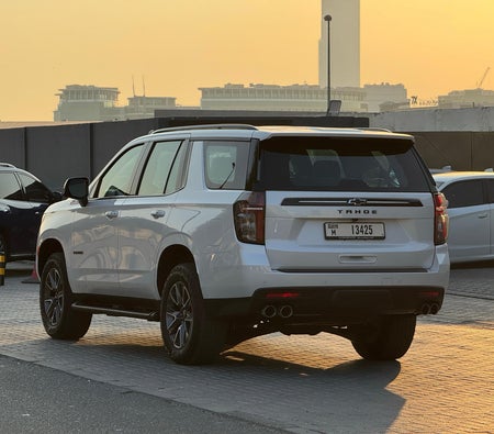 White Chevrolet Tahoe Z71 2024