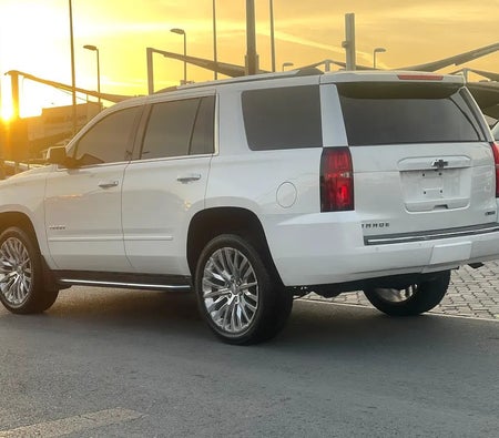 White Chevrolet Tahoe Premier 2018