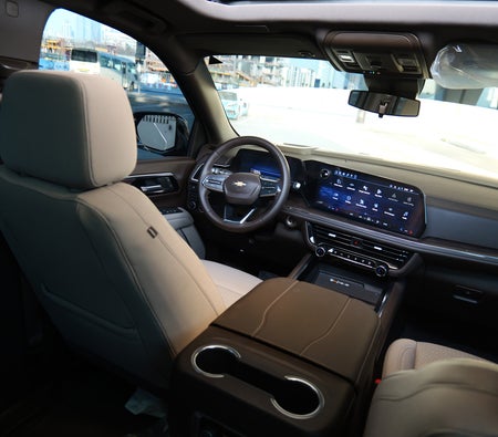 Chevrolet Tahoe 2026, photo 2 of 4