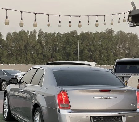 Silver Chrysler 300C Limited 2014