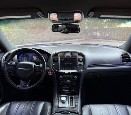 Chrysler 300C 2019, photo 3 of 4