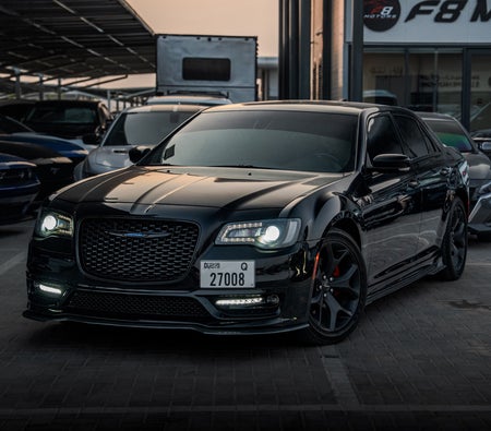 Chrysler 300C Limited 2021, photo 2 of 4