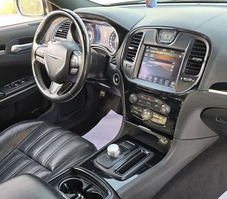 Chrysler 300 2021, photo 3 of 4