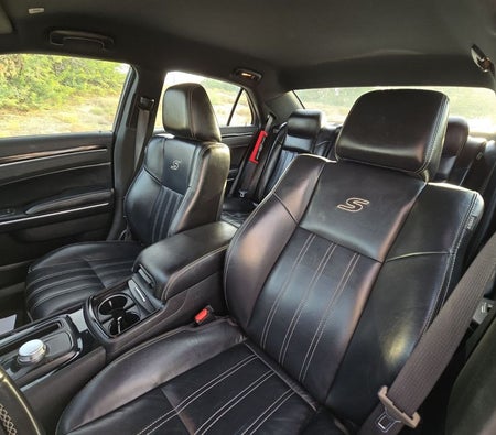 Chrysler 300 2021, photo 4 of 4