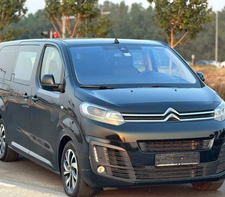 Черный Citroen Spacetourer 2024 год