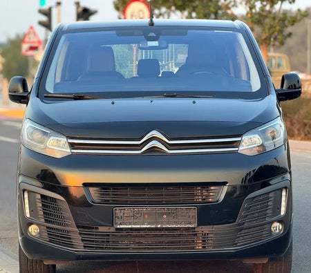 Черный Citroen Spacetourer 2024 год Черный Citroen Spacetourer 2024 год