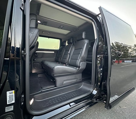 Black Citroen Spacetourer 2025 Black Citroen Spacetourer 2025