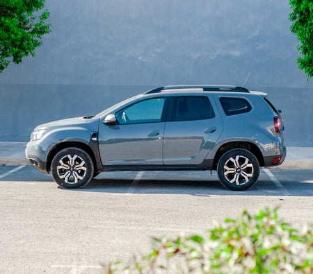 Gray Dacia Duster 2023 Gray Dacia Duster 2023
