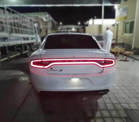 أبيض دودج تشارجر جي تي 2018