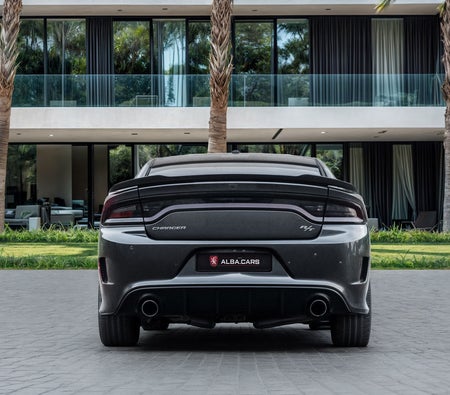 Gri Dodge Charger R/T 2022