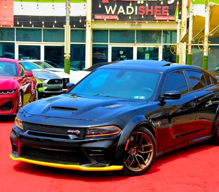 Черный Dodge Charger SRT8 Hellcat 2022 год Черный Dodge Charger SRT8 Hellcat 2022 год
