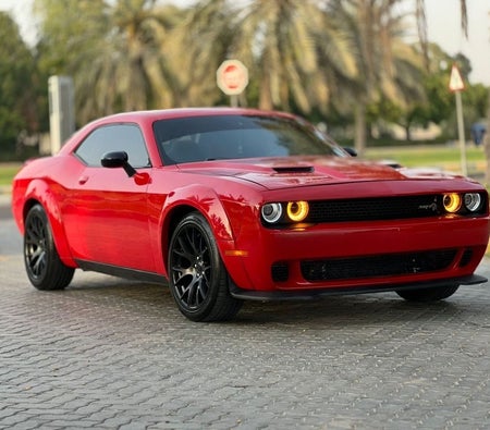 Red Dodge Challenger 2015