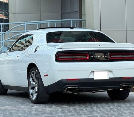 Bianca Dodge Challenger R/T 2016