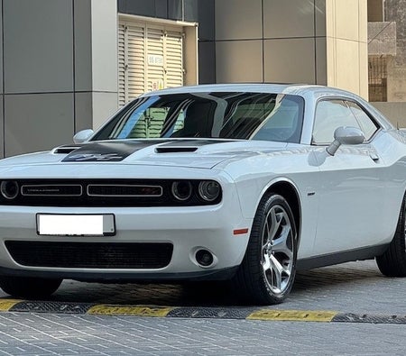 Bianca Dodge Challenger R/T 2016