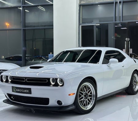 Blanc Dodge Challenger R/T Plus 2021