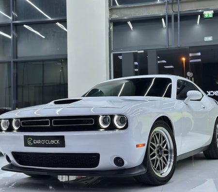 Blanc Dodge Challenger R/T Plus 2021