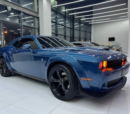 Blu Dodge Challenger SXT 2021