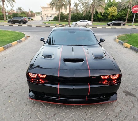 Black Dodge Challenger R/T Scat Pack 2022