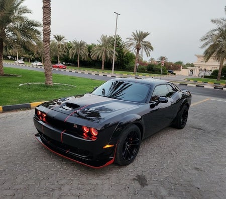 Black Dodge Challenger R/T Scat Pack 2022