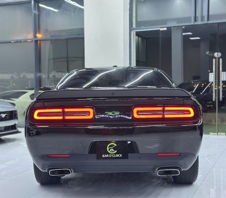 Nero Dodge Challenger R/T 2022