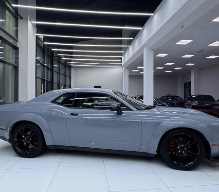 Gri Dodge Challenger R/T Plus 2022
