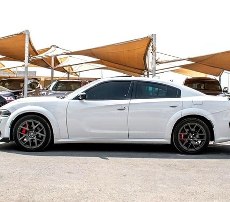 Beyaz Dodge Charger R/T 2016
