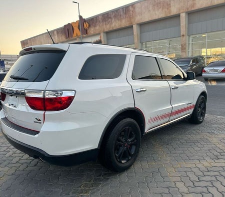 White Dodge Durango 2012